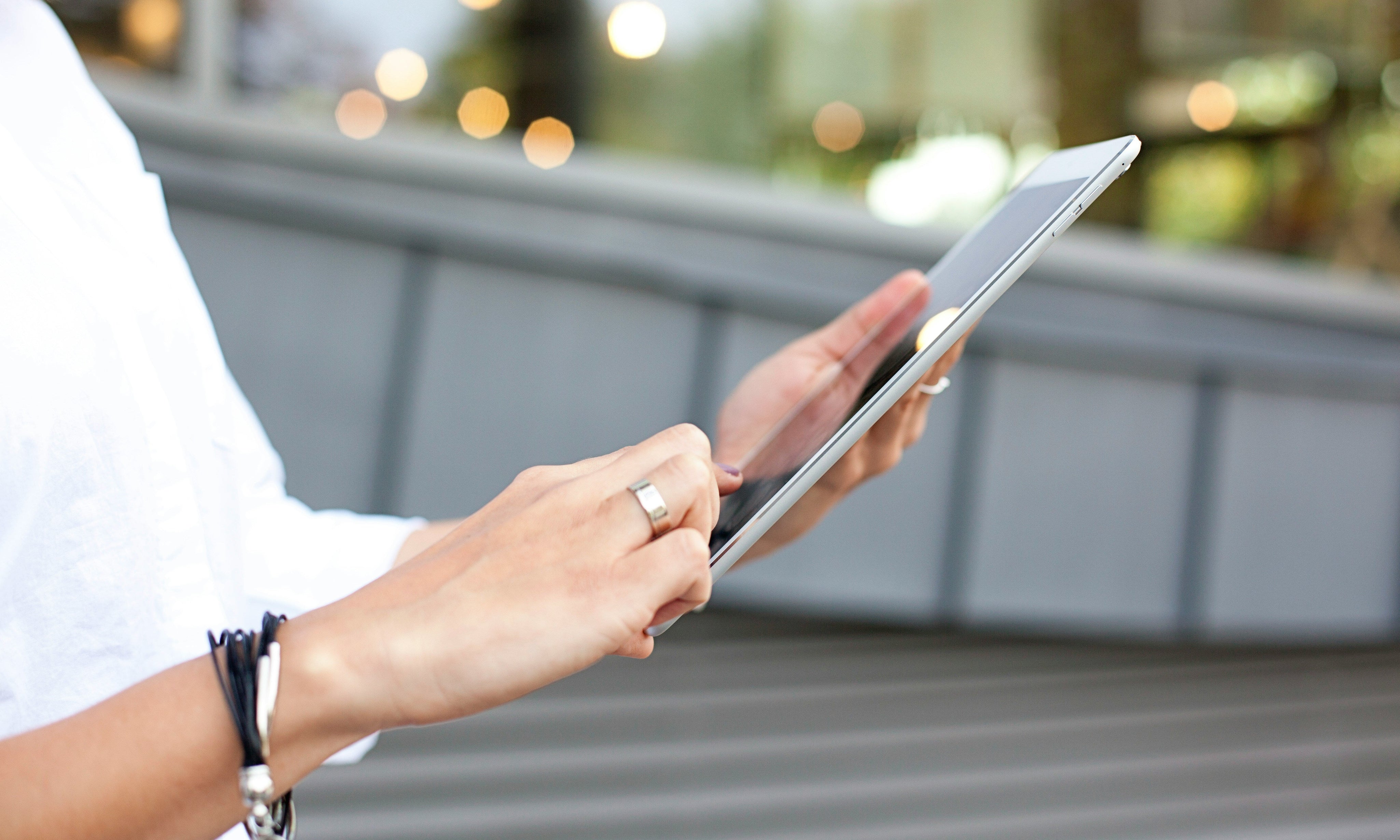 3 Productivity Tools You Need on Your Work Desk in 2025