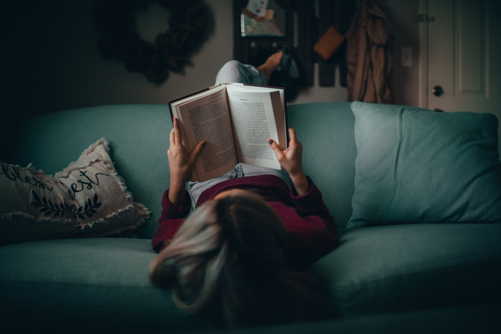 4 Reasons You Should Fit Reading into Your Evening Routine